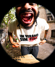 Load image into Gallery viewer, Un Verano Sin Fin (Ti). Tee
